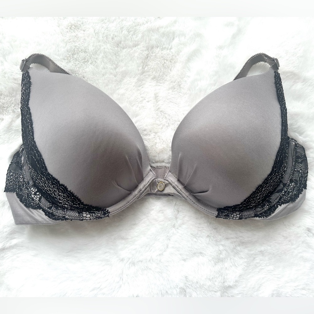 Victoria’s Secret Plunge Bra 36C